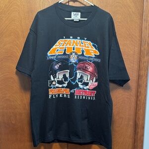 Detroit Red Wings Vintage Lee Black 1997 Stanley Cup Graphic Tee